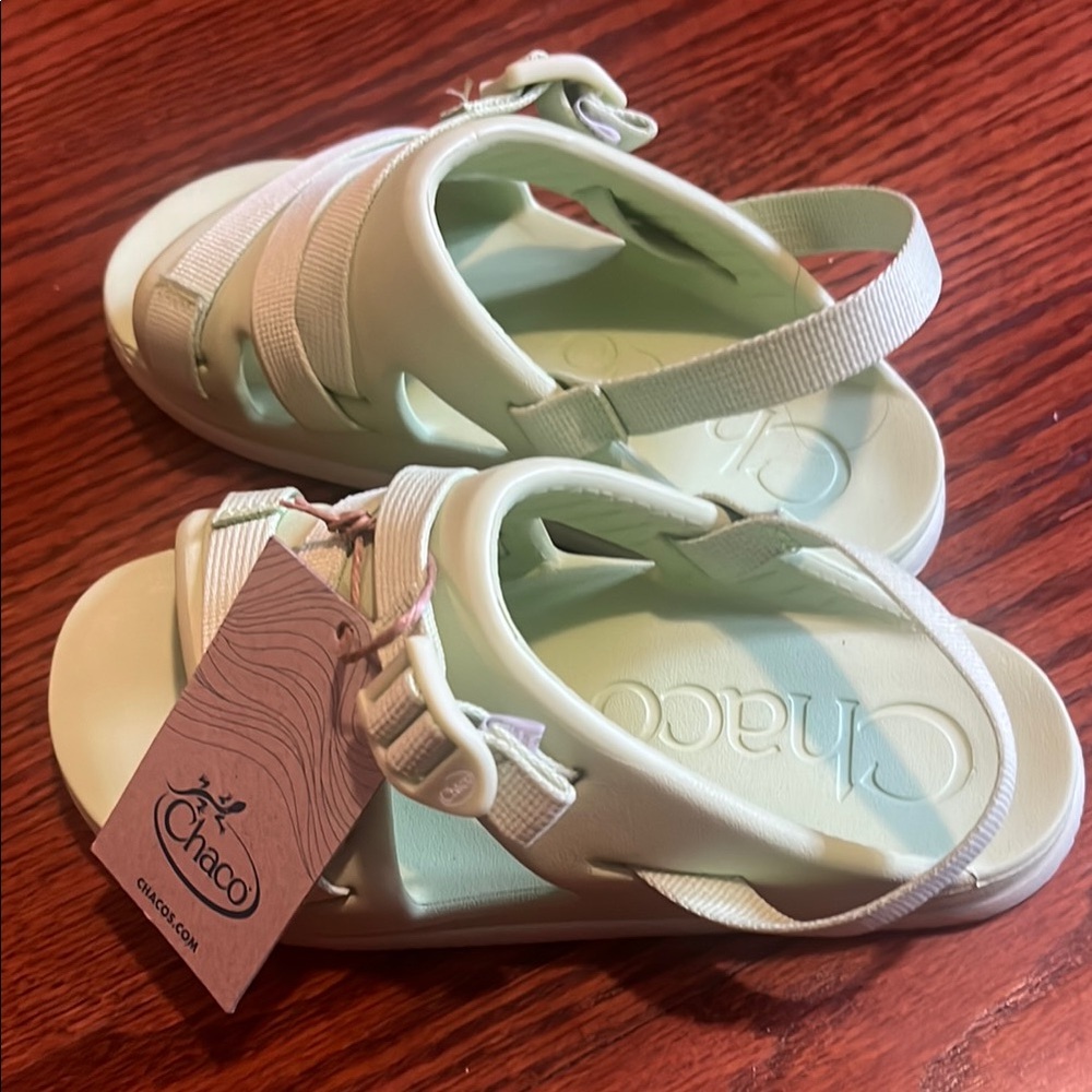 Chaco Green Sandals Versatile Flip Flops - Picture 2 of 3
